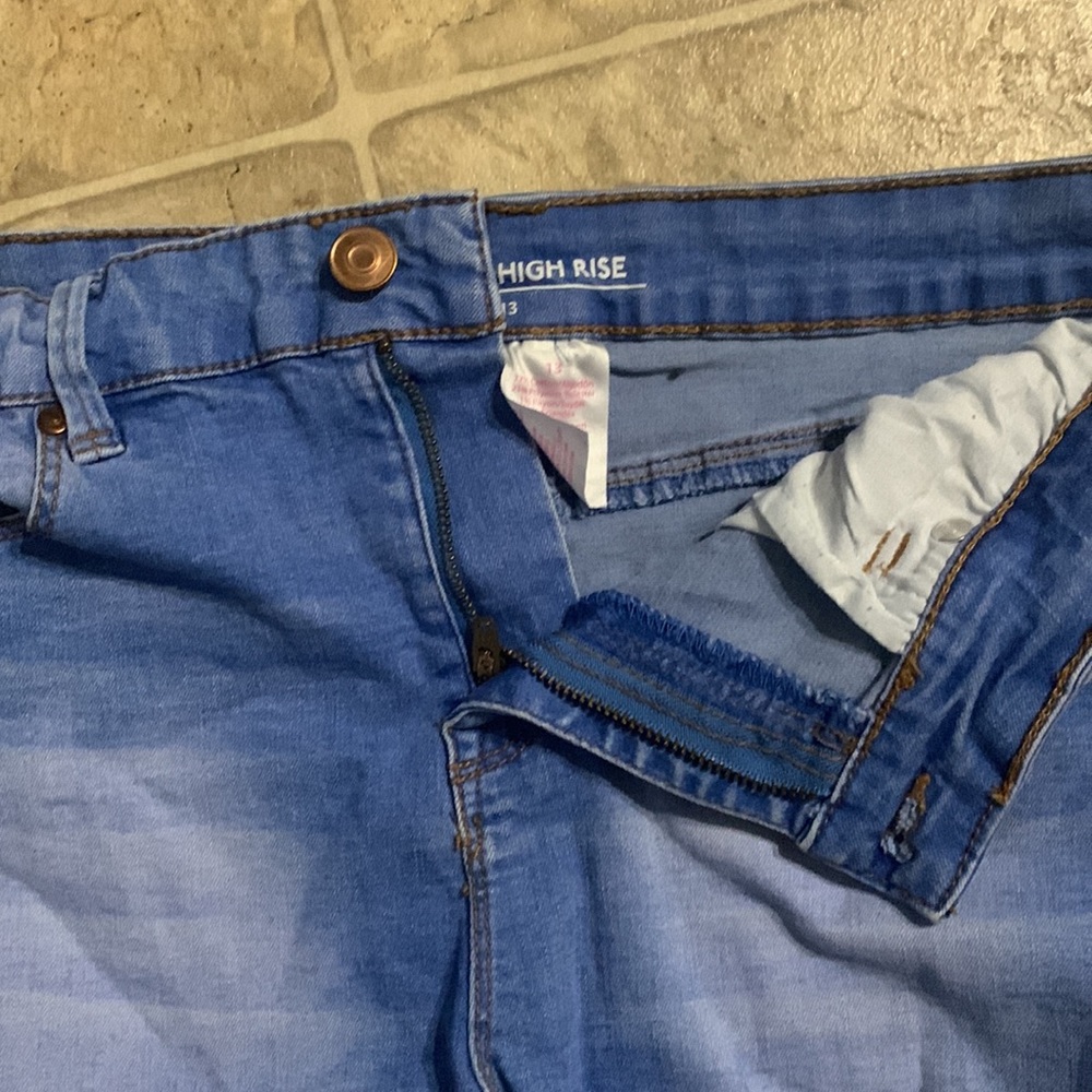 High Rise Jean Shorts - Picture 3 of 3